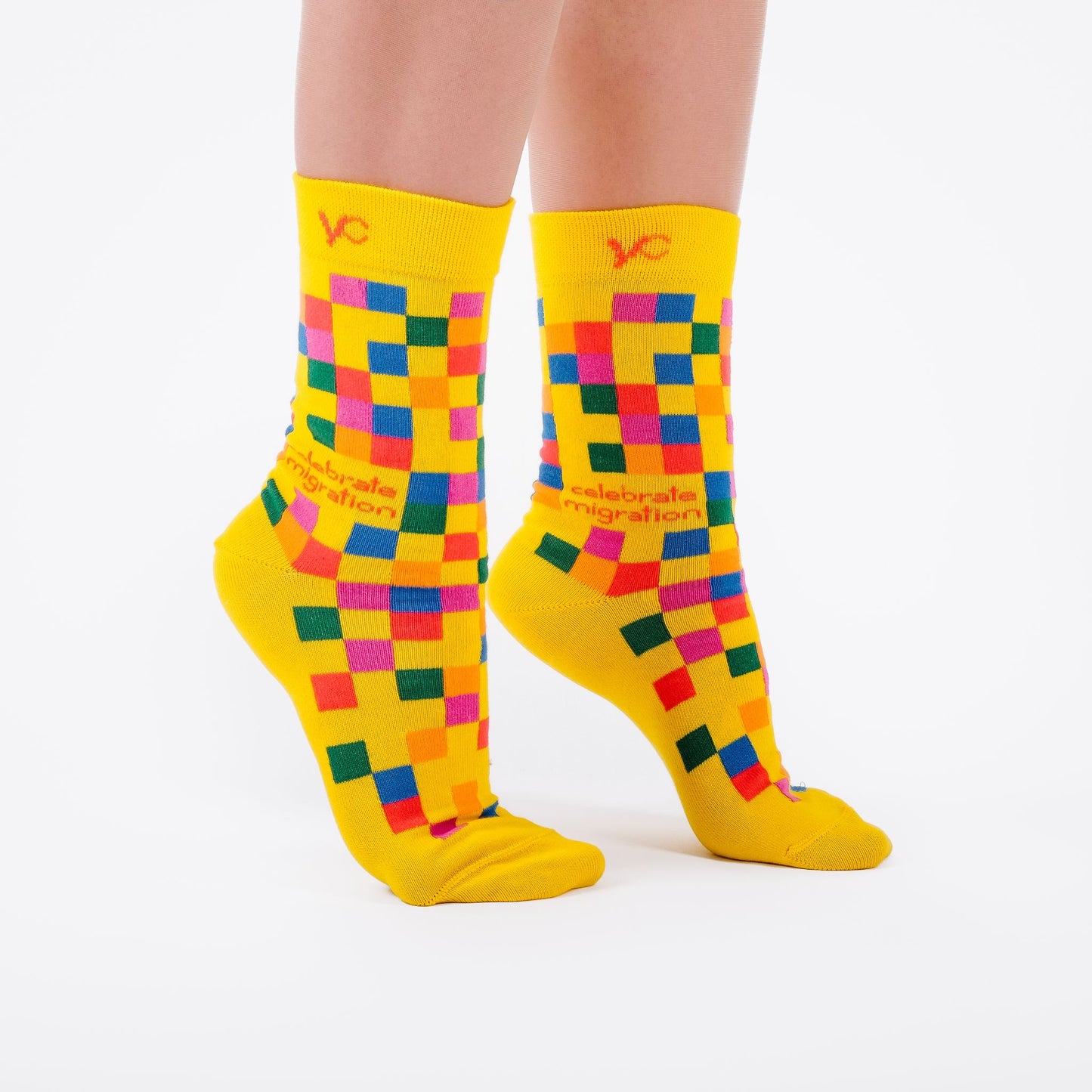 Socken "Celebrate Migration" - gelb